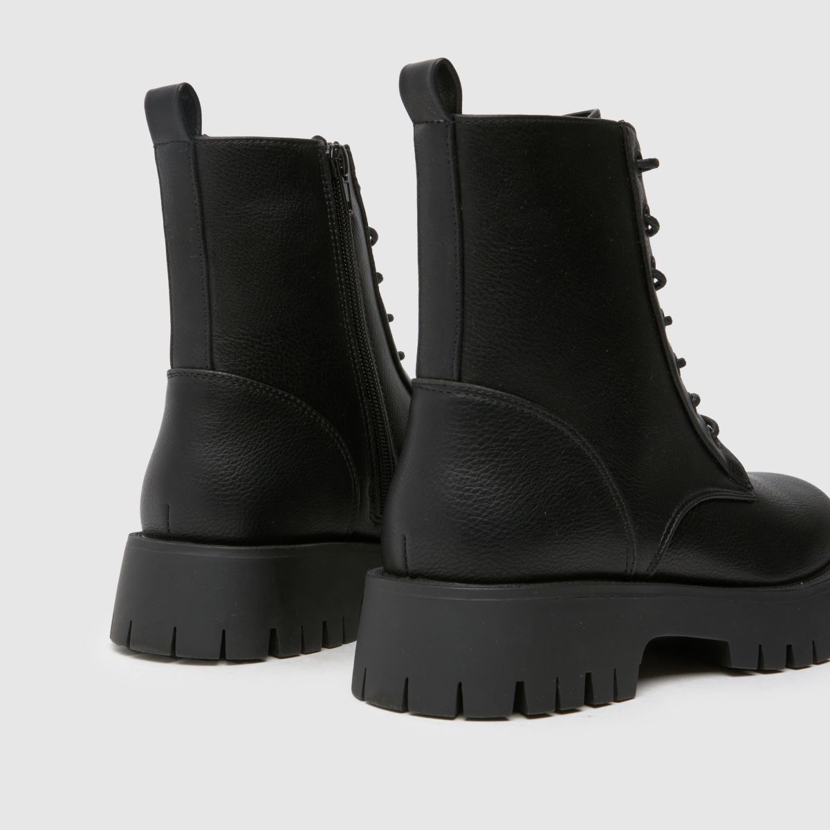 Schuh Anya – Svarta grova snörstövlar
