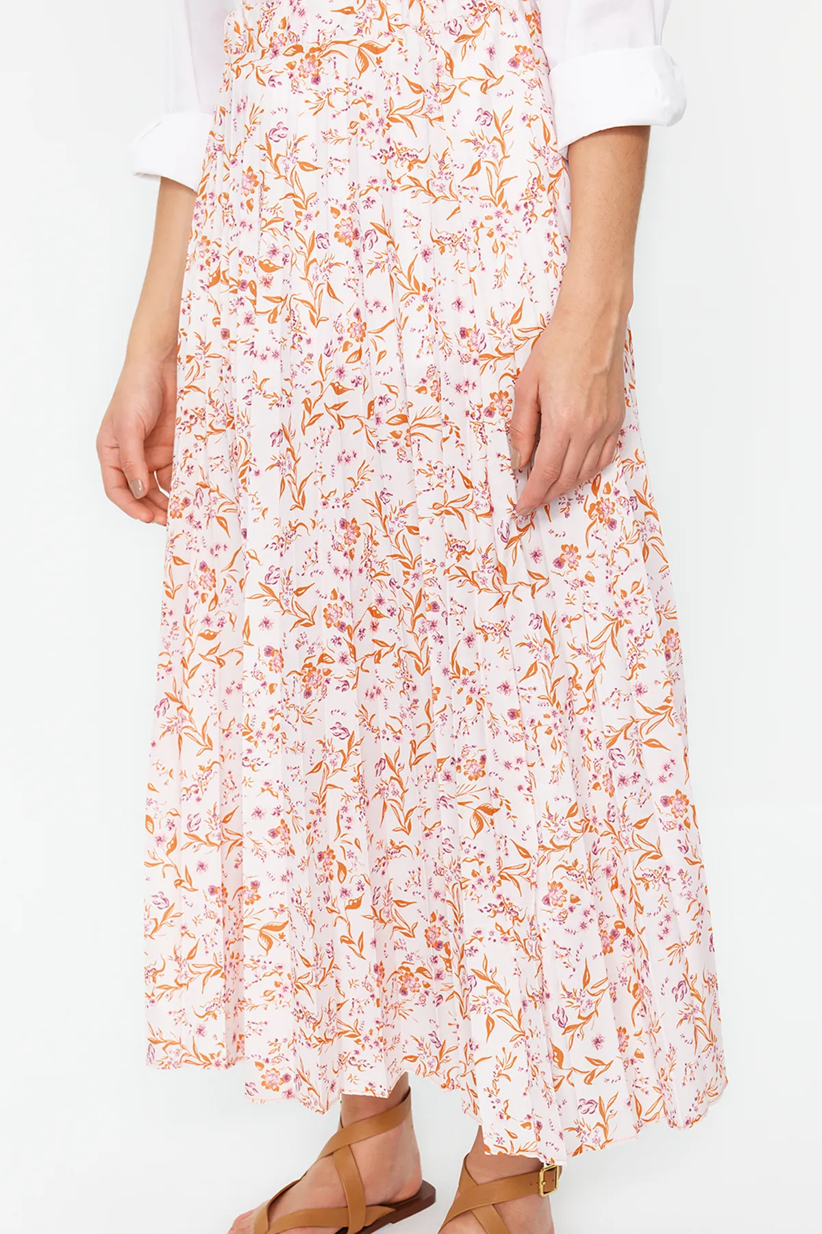 Trendyol Modest  Ecrufarbener gewebter Plisseerock mit Blumenmuster und elastischer Taille TCTSS23EE00018