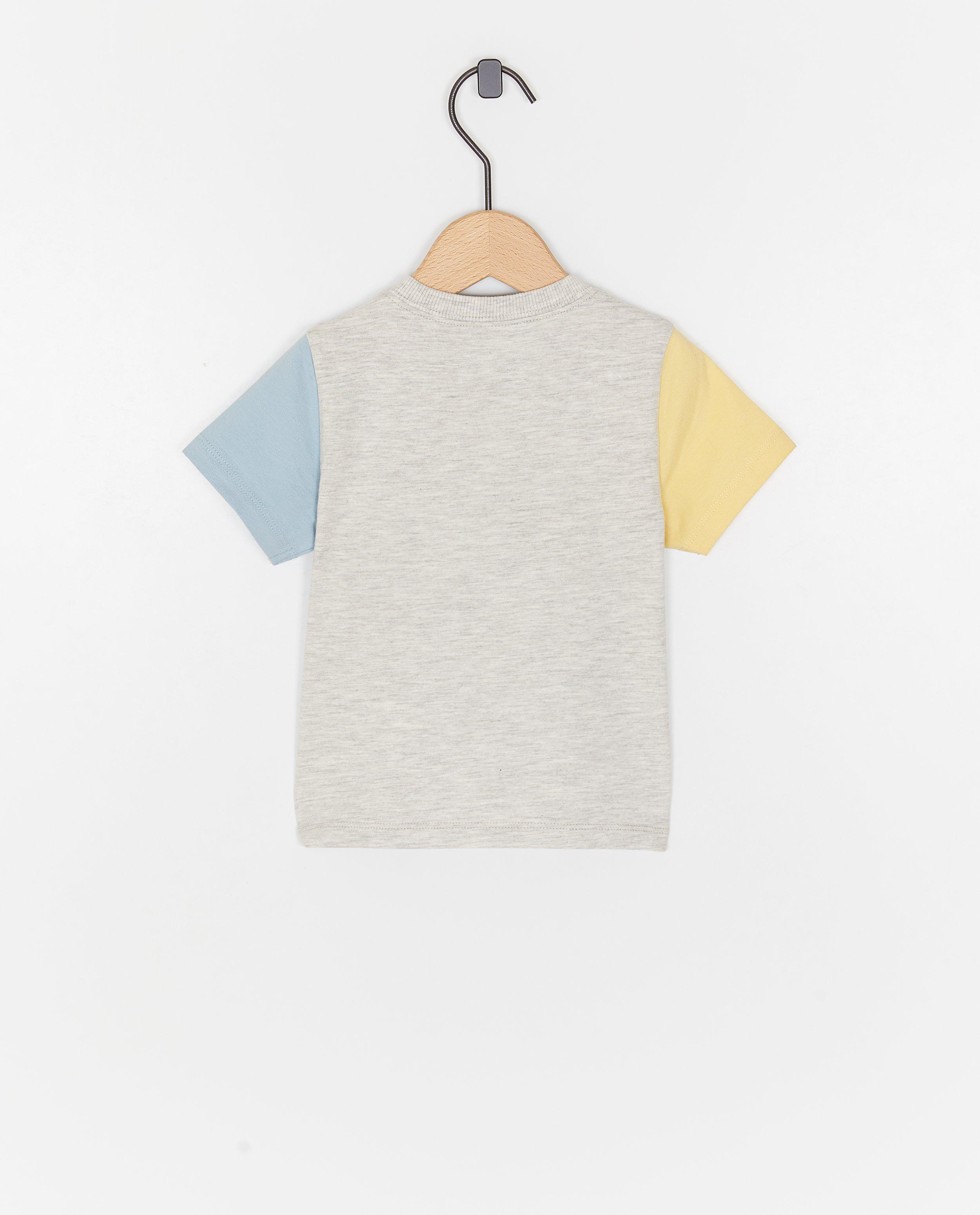 Tricou unisex gri deschis cu imprimeu de baseball Cuddles and Smiles