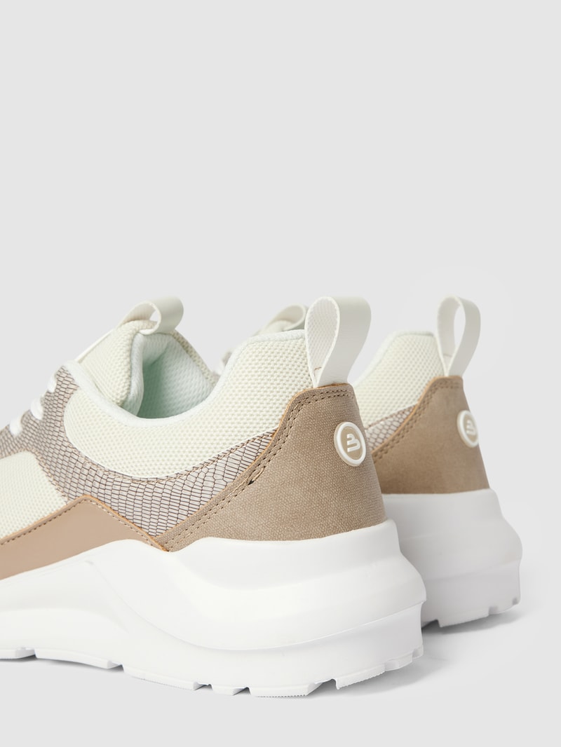 Sneaker mit tonalem Besatz in rosa