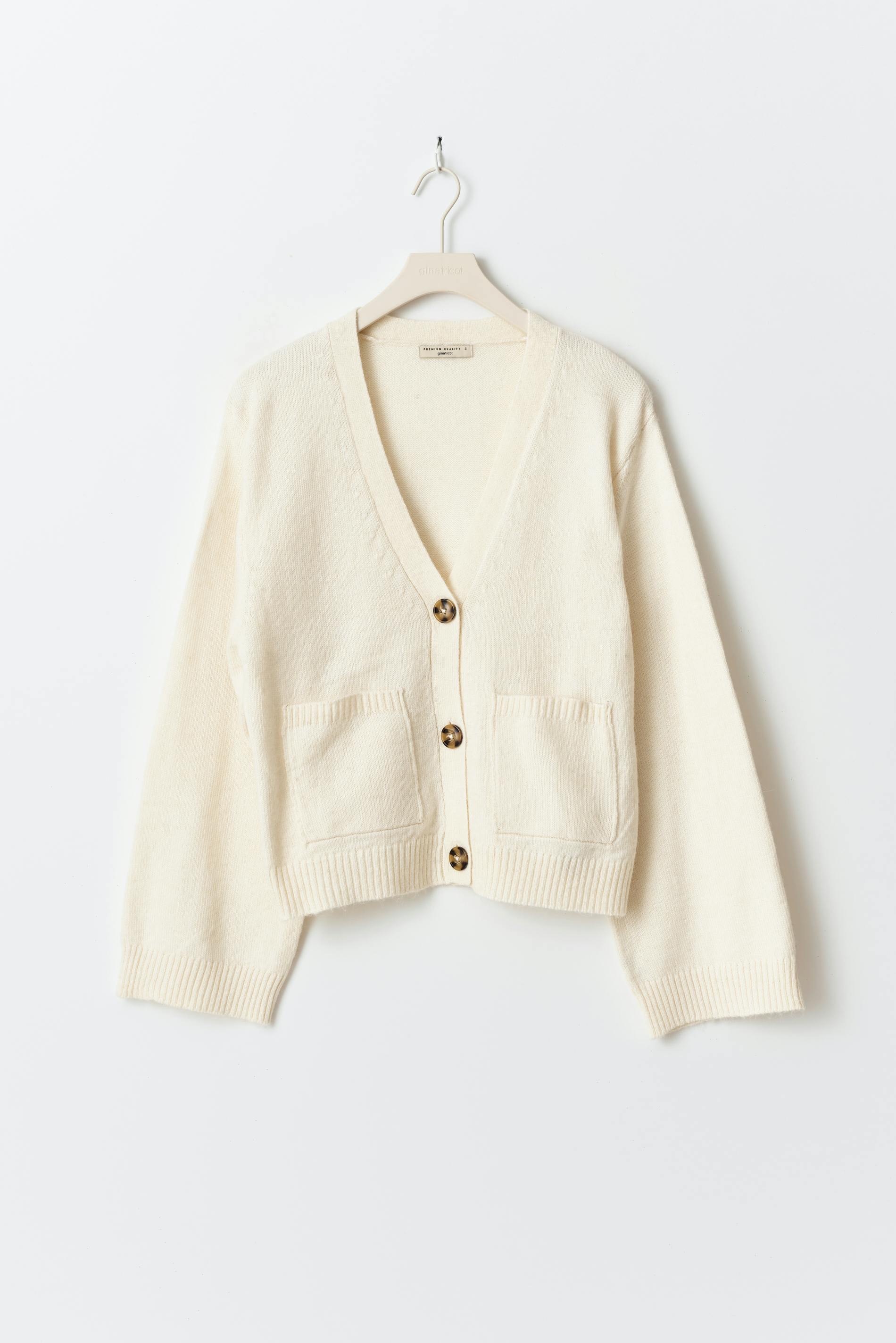 Relaxed knitted cardigan