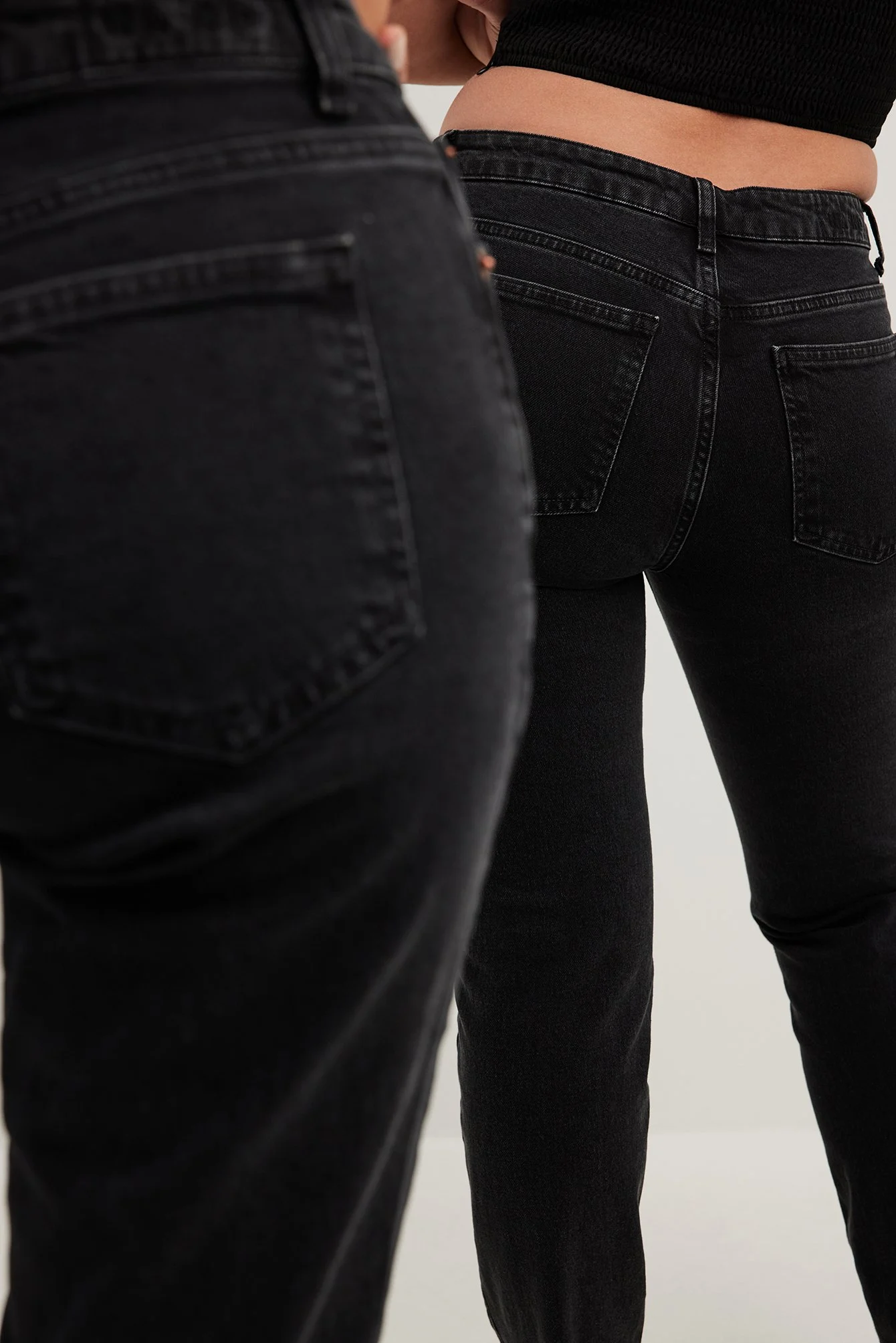 Schlanke Jeans mit mittlerer Taille