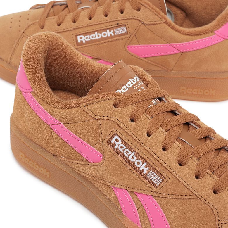 Reebok Wmns Club C Grounds UK wildbrown/gum/truepink