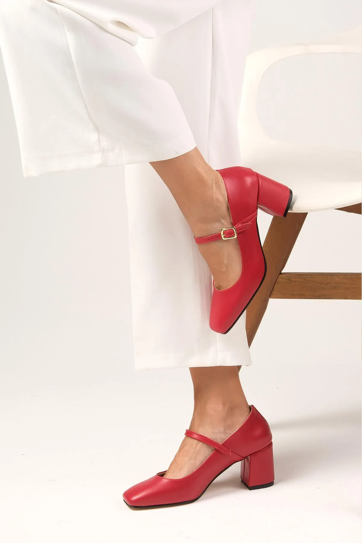 Mio Gusto  Alda Damen-Schuhe mit Absatz, rote Farbe, stumpfe Zehenpartie