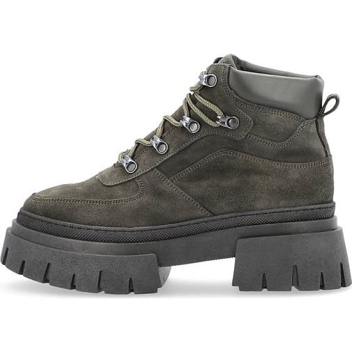 Another A Winterboot