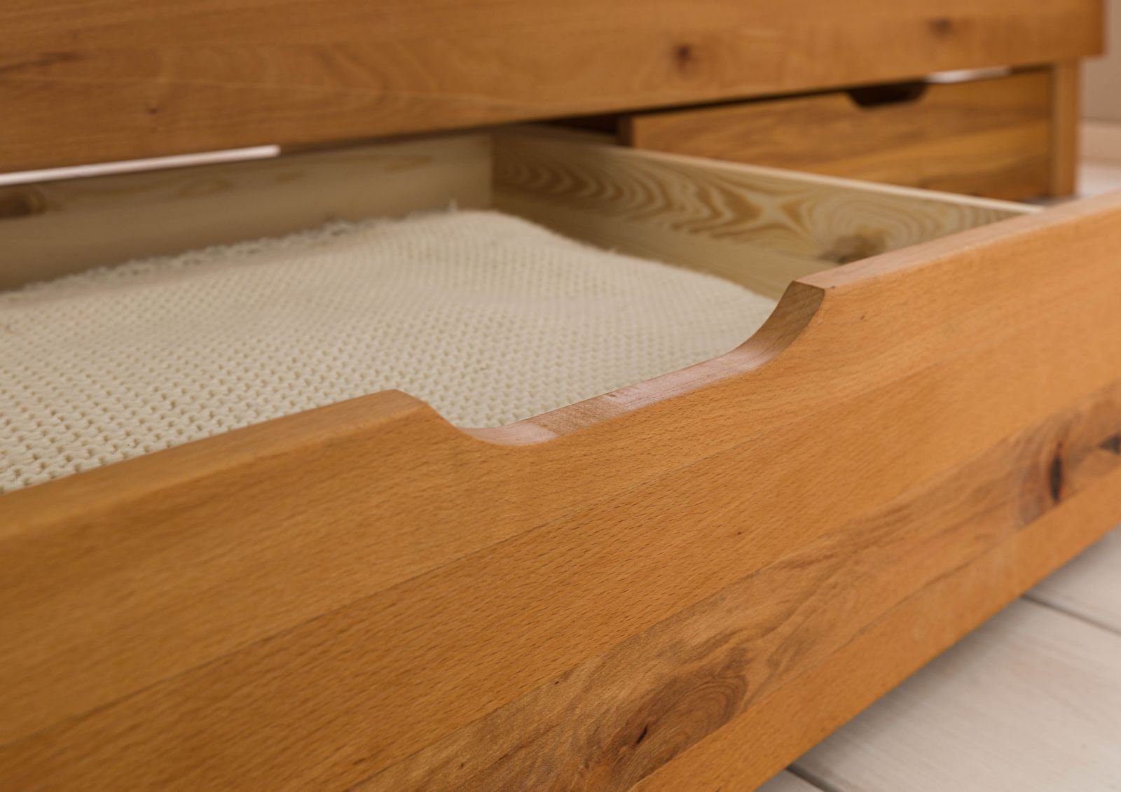 Massivmoebel24 Massivholzbett TomMe Bett 160x200 mit Schubkästen #131 Kernbuche massiv geölt