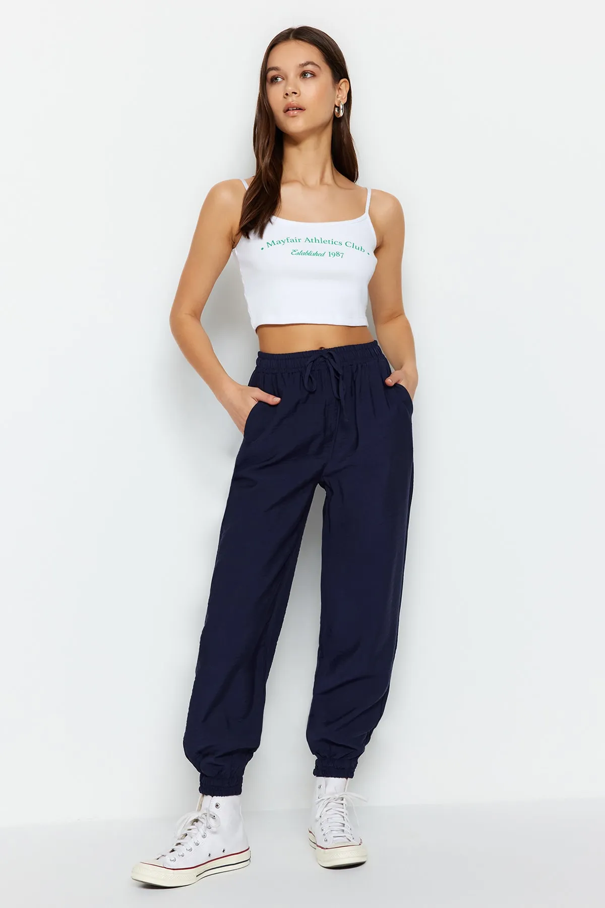 Trendyol Collection  Marineblaue Jogger-Webhose TWOSS20PL0129