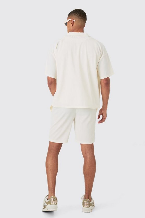 Kurzärmliges kastiges geripptes Hemd & Shorts
