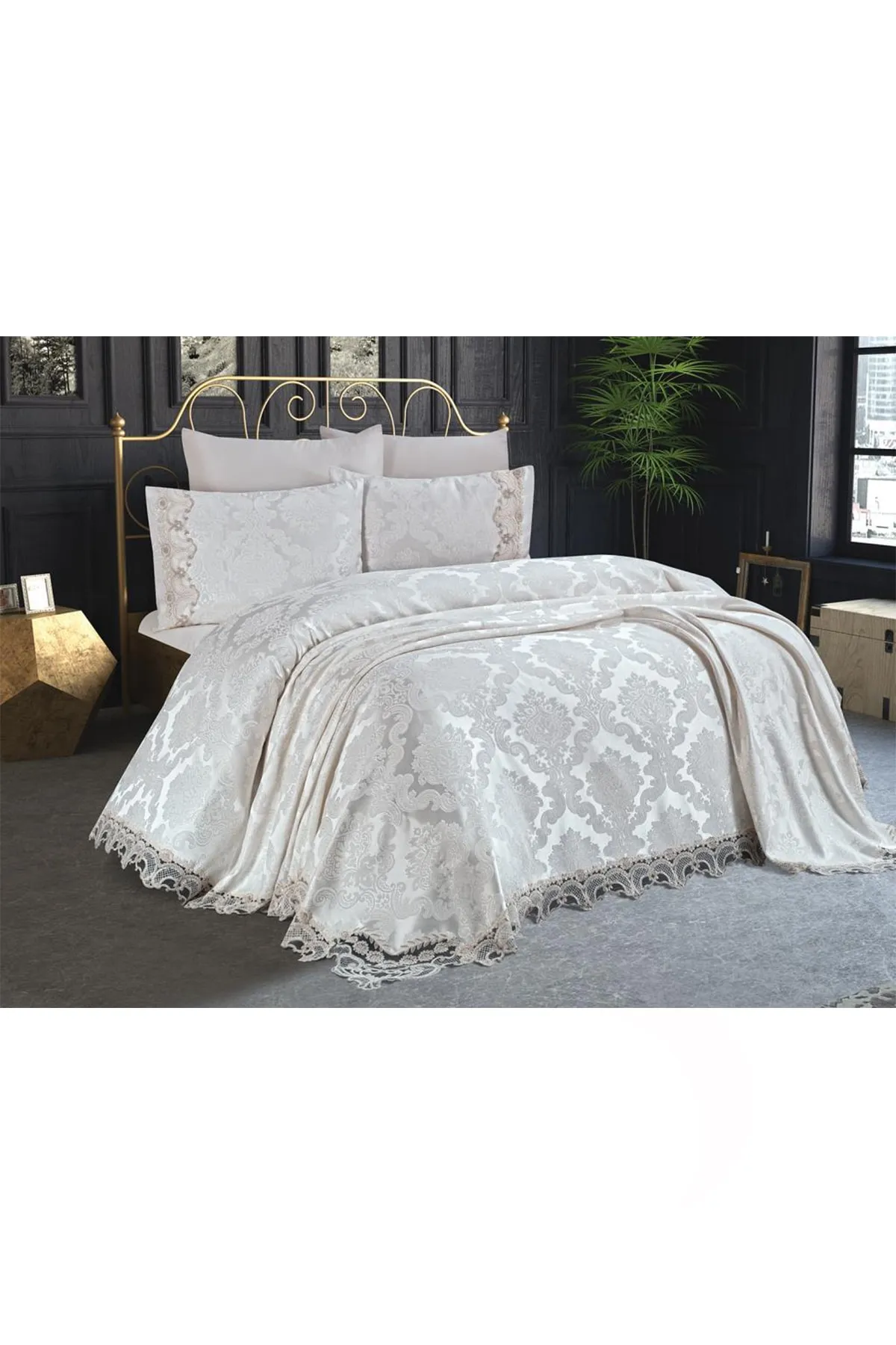 Çeyiz Diyarı  Crown Tagesdecke Creme