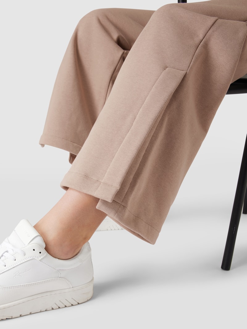Sweathose mit Label-Stitching in taupe