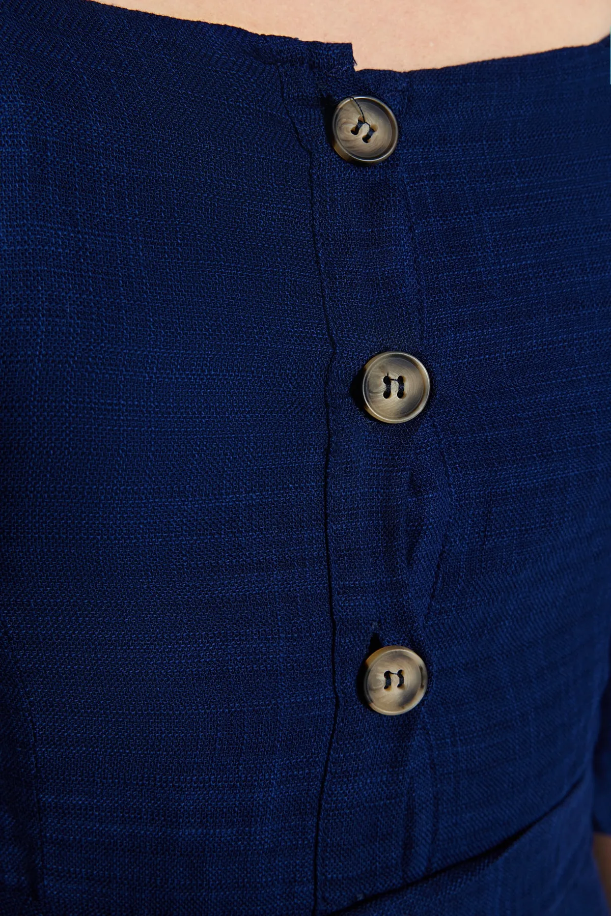 Trendyol Collection  Marineblaues, gewebtes Midikleid mit Gürtel und Knöpfen TWOSS19IE0009