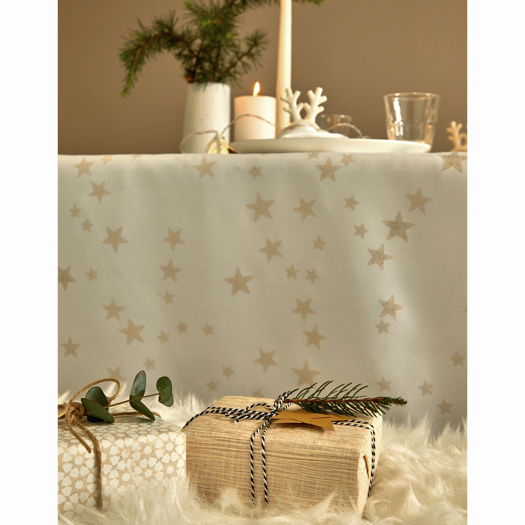 Nappe imprimé étoiles dorées