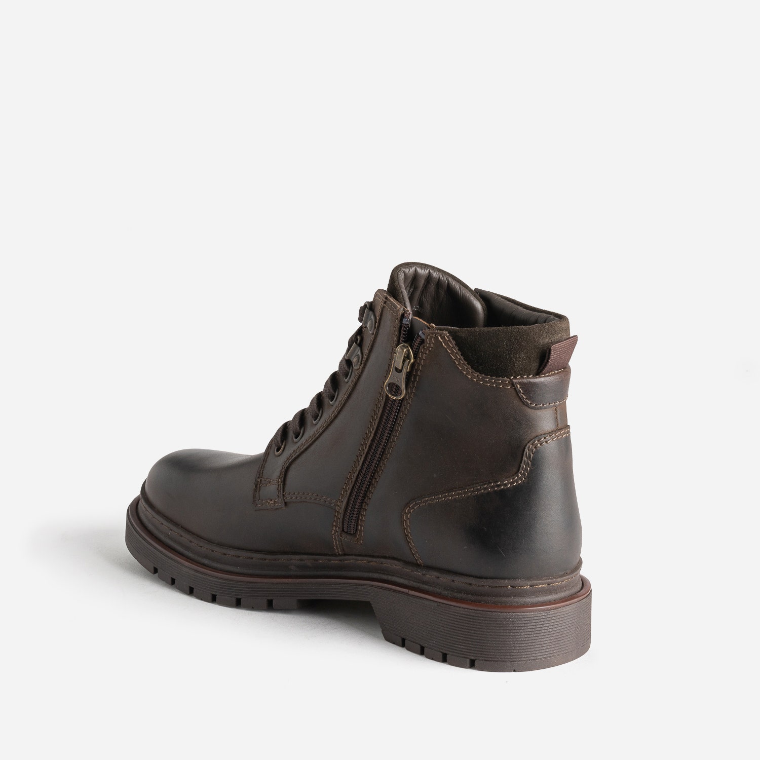 Boots à lacet marron en cuir à semelle cranté