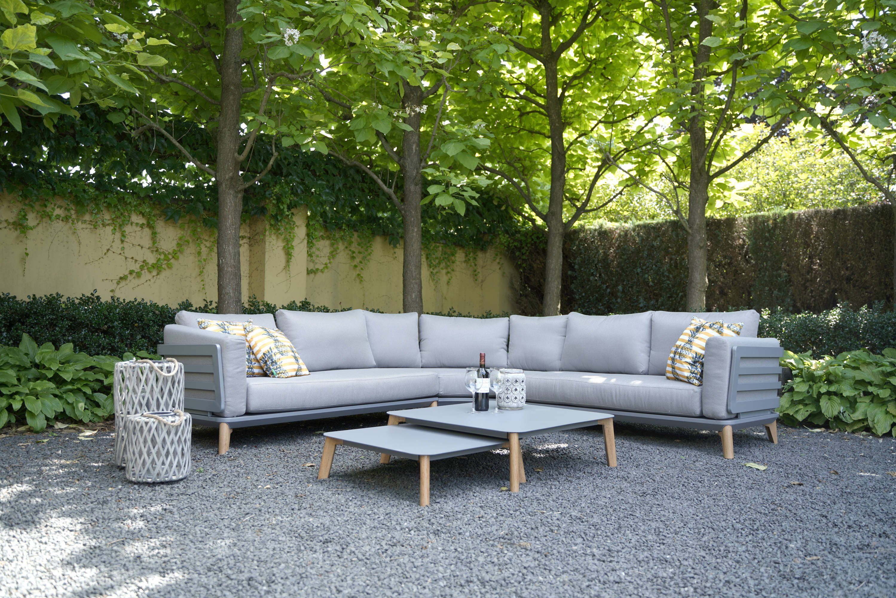 GMD Living Eckbankgruppe SPHERE, (Eckbank Loungeset, 5-tlg., bestehend aus 2 Sofas, 1 Eckteil & 2 Tischen inkl. Sitzpolster), rostfreies Aluminiumgestell in mattgrau