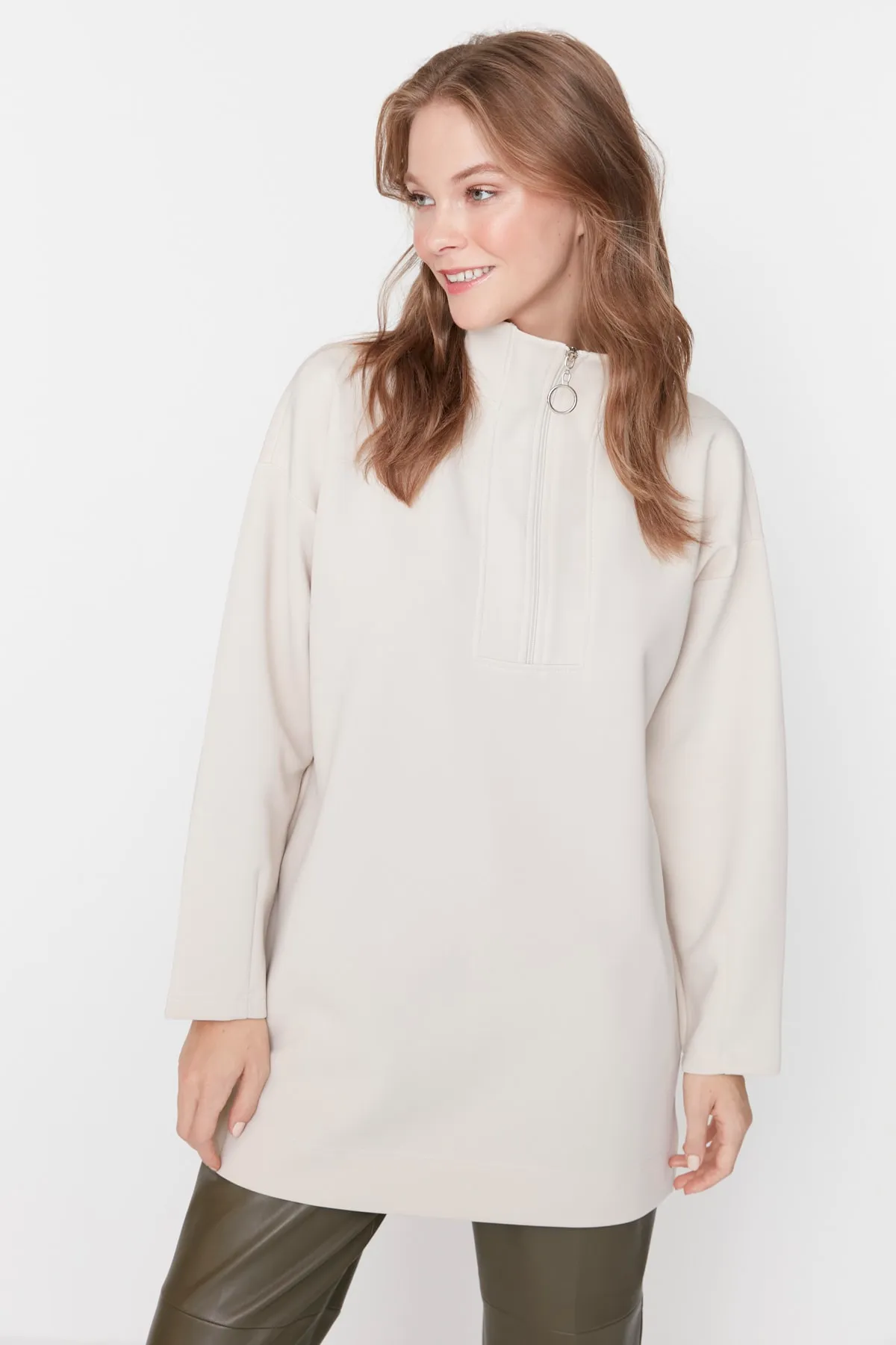Trendyol Modest  Stone Zipper Detailliertes Diver/Scuba Plain Strick-Sweatshirt TCTAW23TW00198