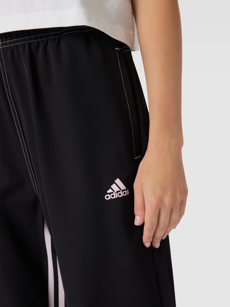 Sweatpants mit Label-Details in schwarz