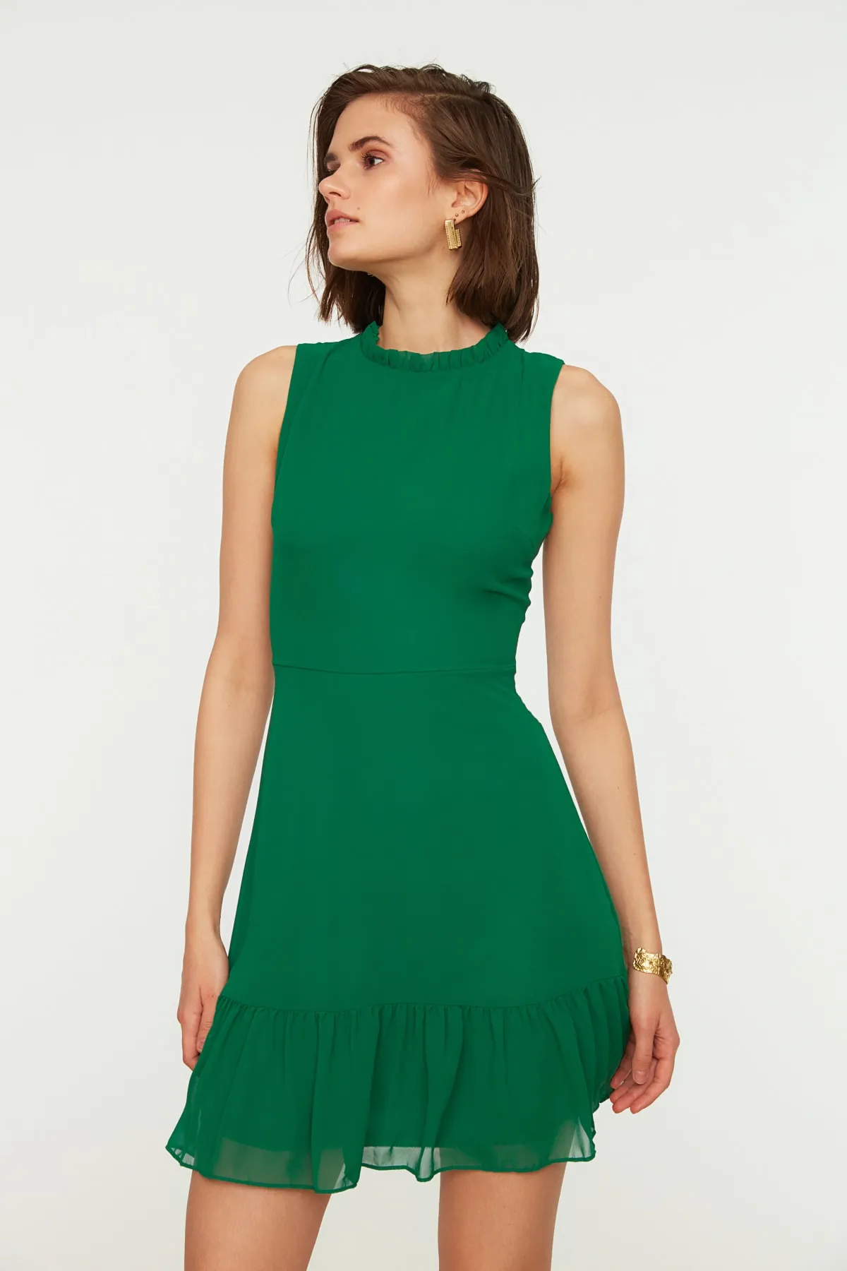 Trendyol Collection  Grüner gewebter Mini-Rock mit hohem Kragen, gewebtes Kleid mit Rüschen TWOSS20EL0237