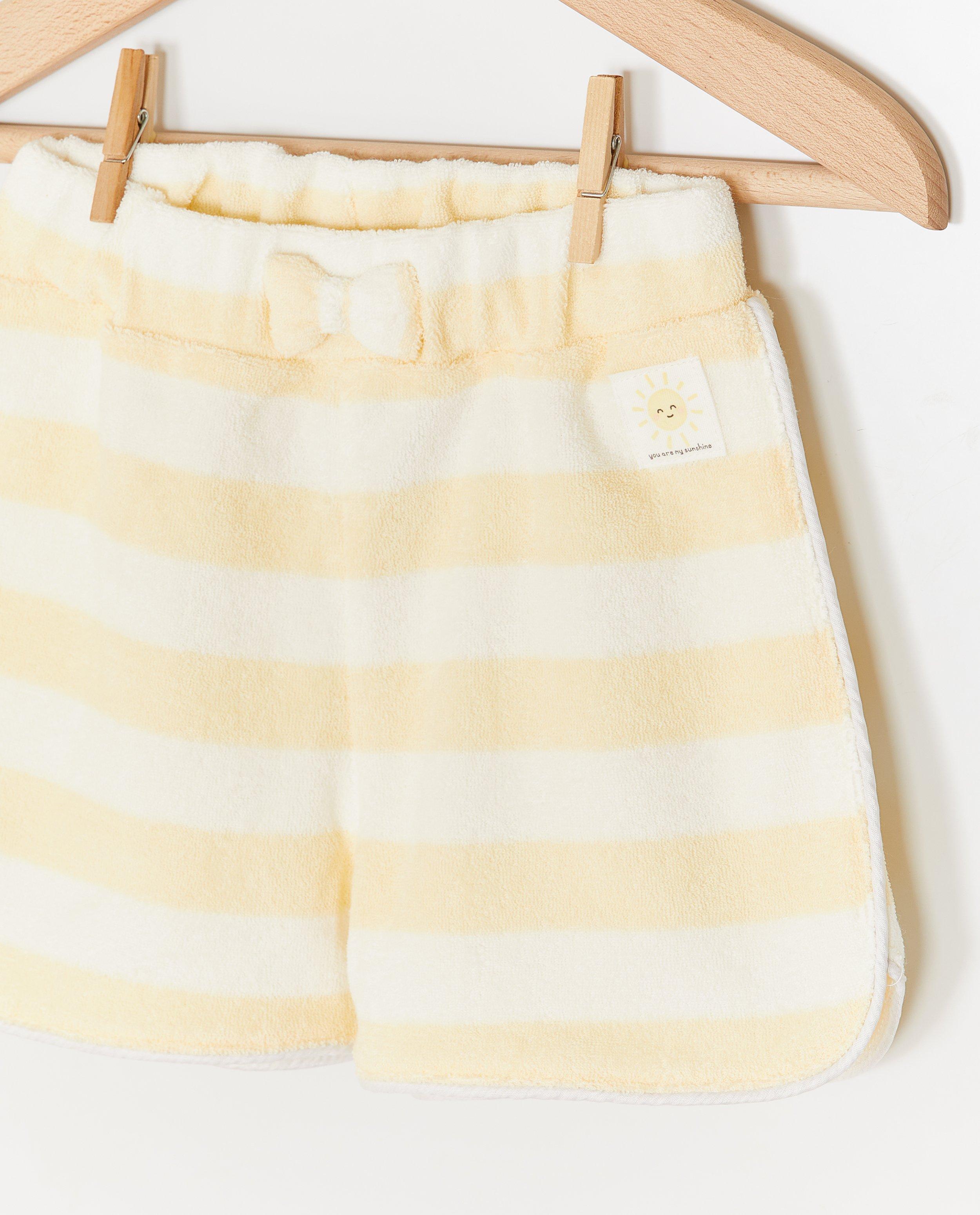Feetje frottéshorts ljusgula