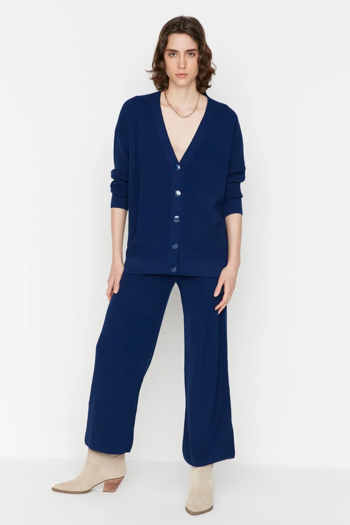 Trendyol Collection  Marineblaues Super-Oversize-Strickoberteil und -Unterteil-Set TWOAW23AU00001