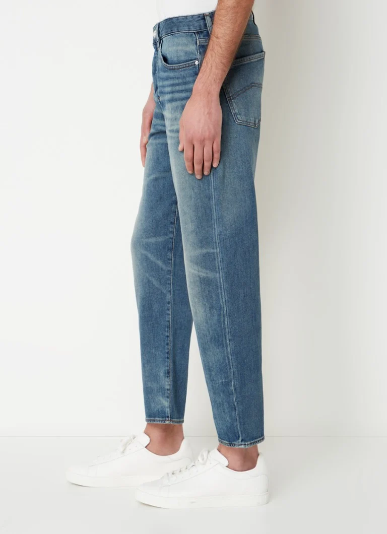 Armani Exchange Avsmalnende, cropped jeans med vasket overflate