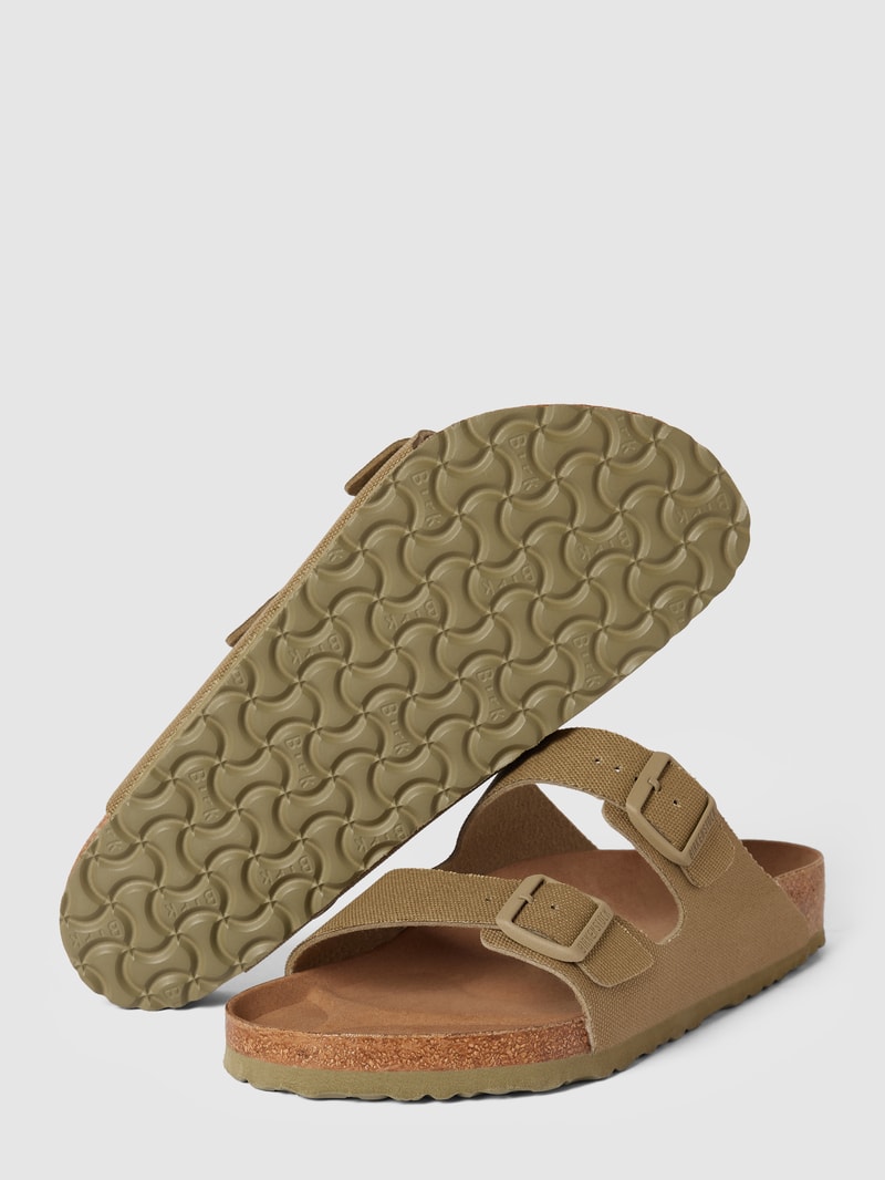 Slides mit Dornschließe Modell 'Arizona Rivet' in beige