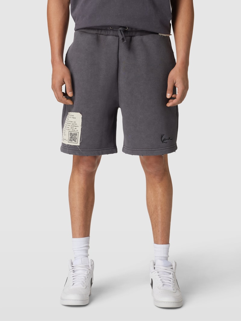 Shorts mit Logo-Stitching in anthrazit