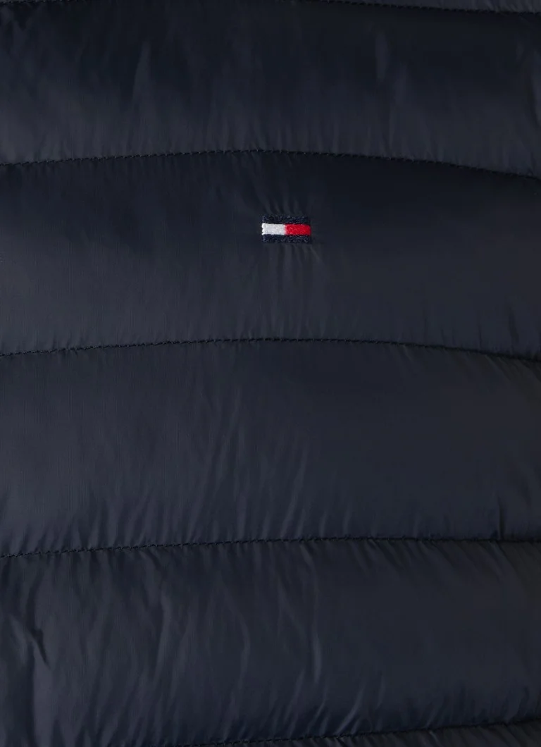 Tommy Hilfiger sporta krekls ar polsterētu priekšpusi un izšuvumu no logotipa
