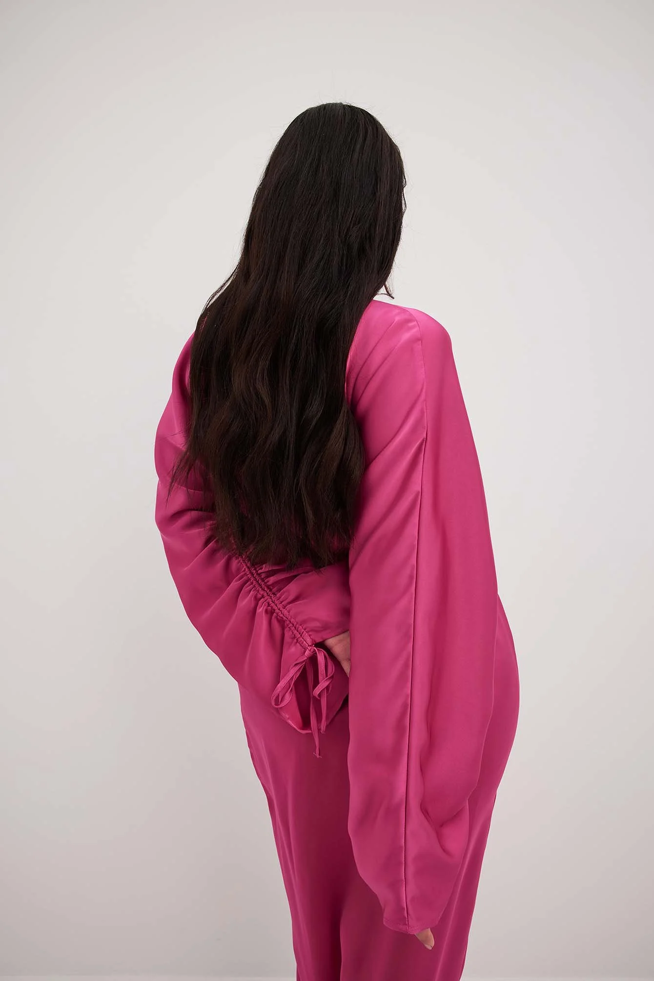 Satin maxikleid mit Overlap