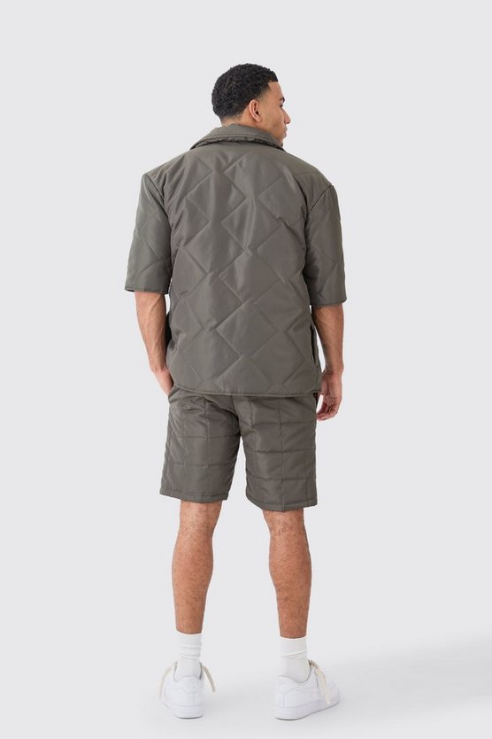 Gestepptes Hemd und Shorts