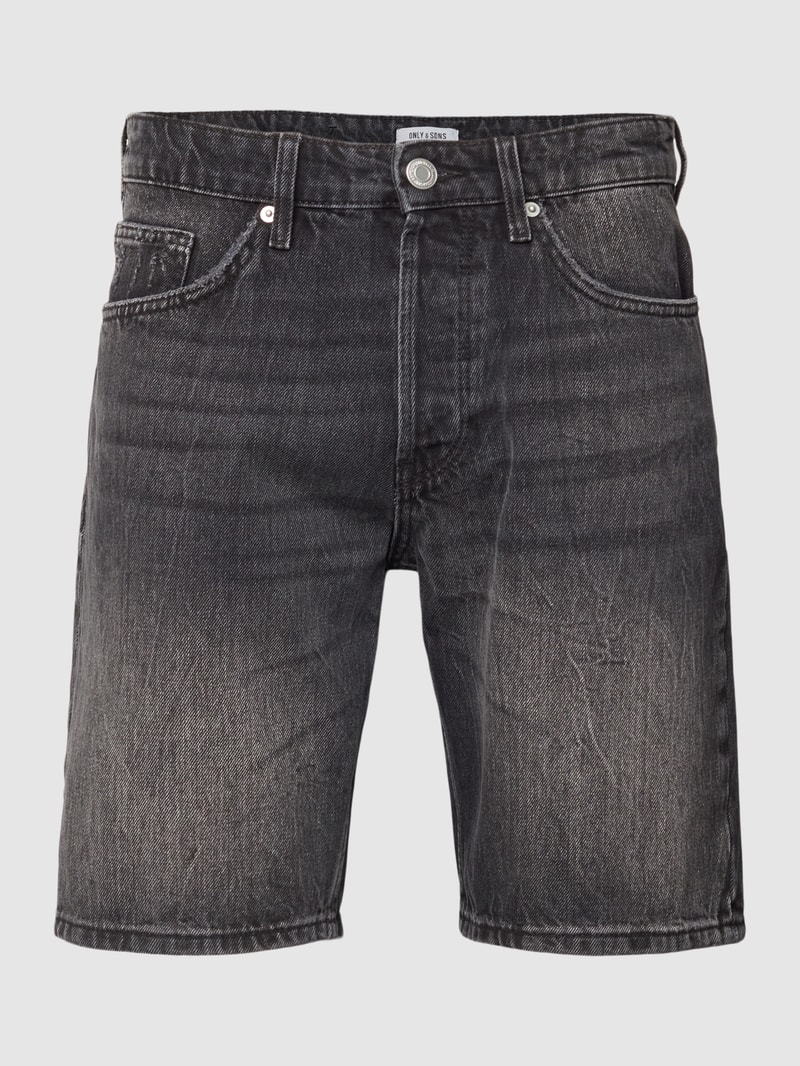 Jeansshorts mit Label-Patch Modell 'EDGE' in schwarz