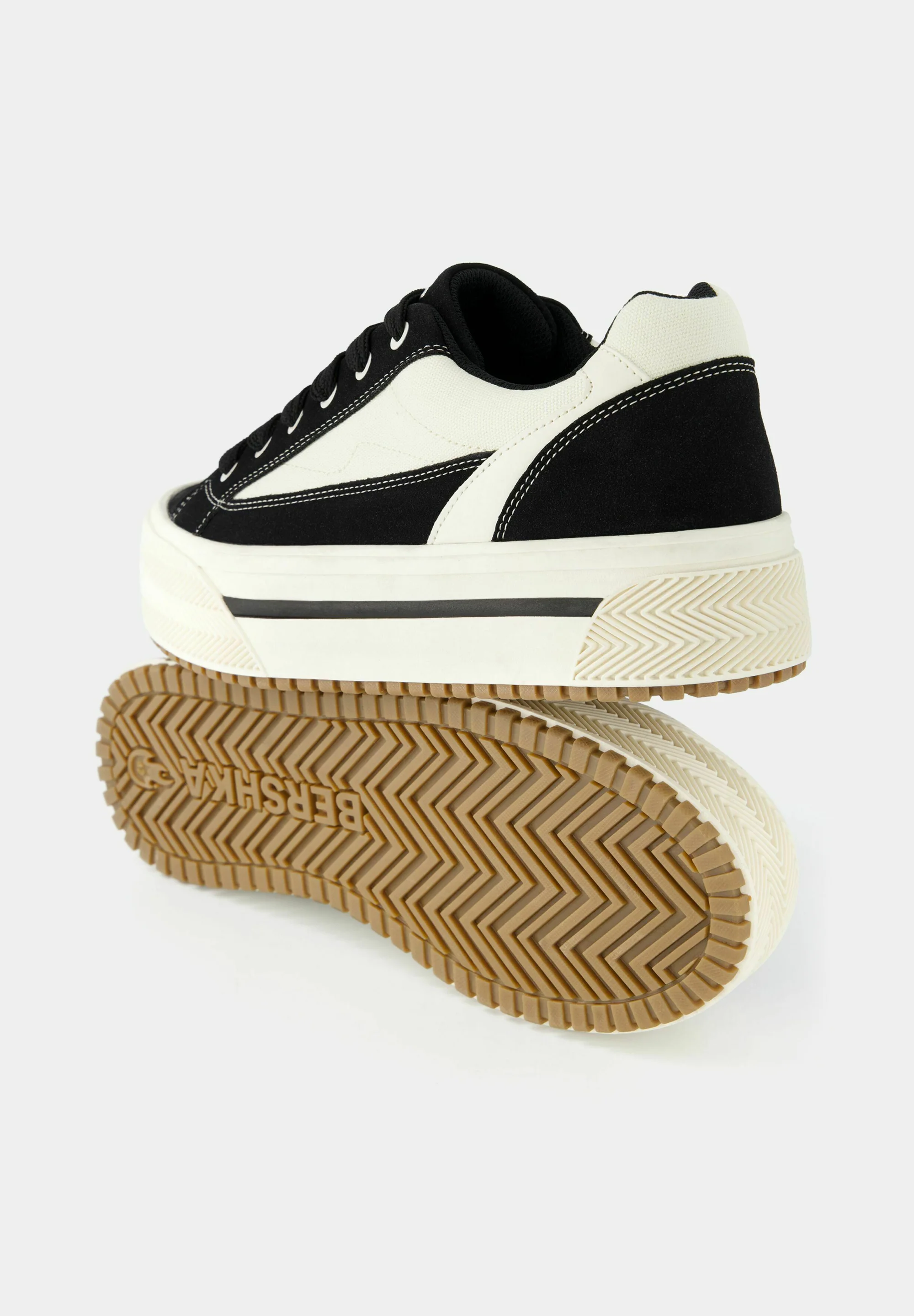 Bershka CONTRAST - Zapatillas bajas