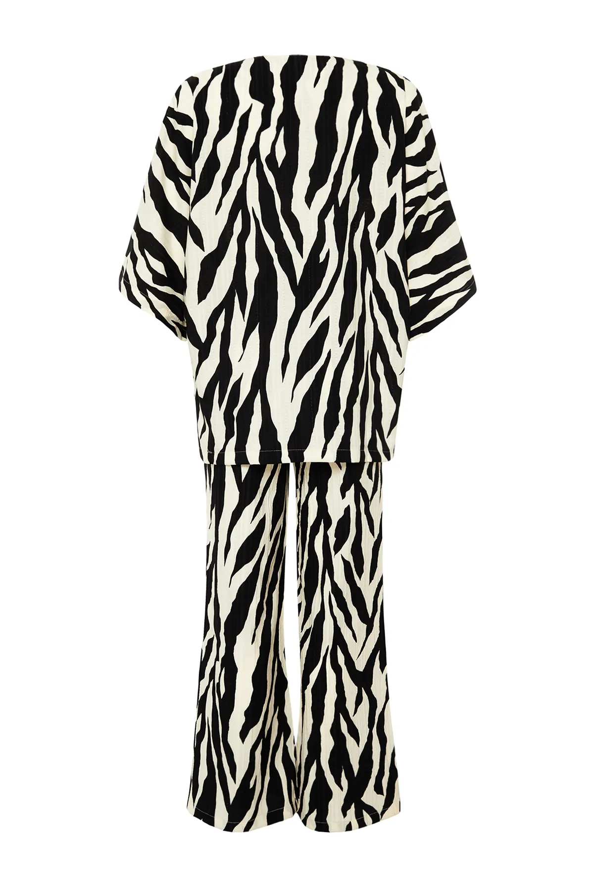 Trendyol Modest  Nerzfarbenes Tunika-Hose-Set mit drei Viertelärmeln und Zebramuster, gewebtes Unterteil und Oberteil TCTSS24US00020