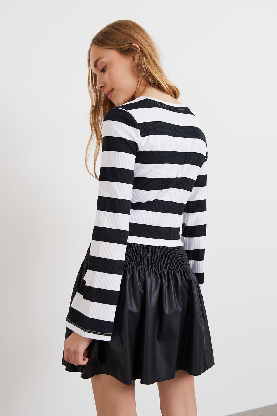 S trumpet sleeve top