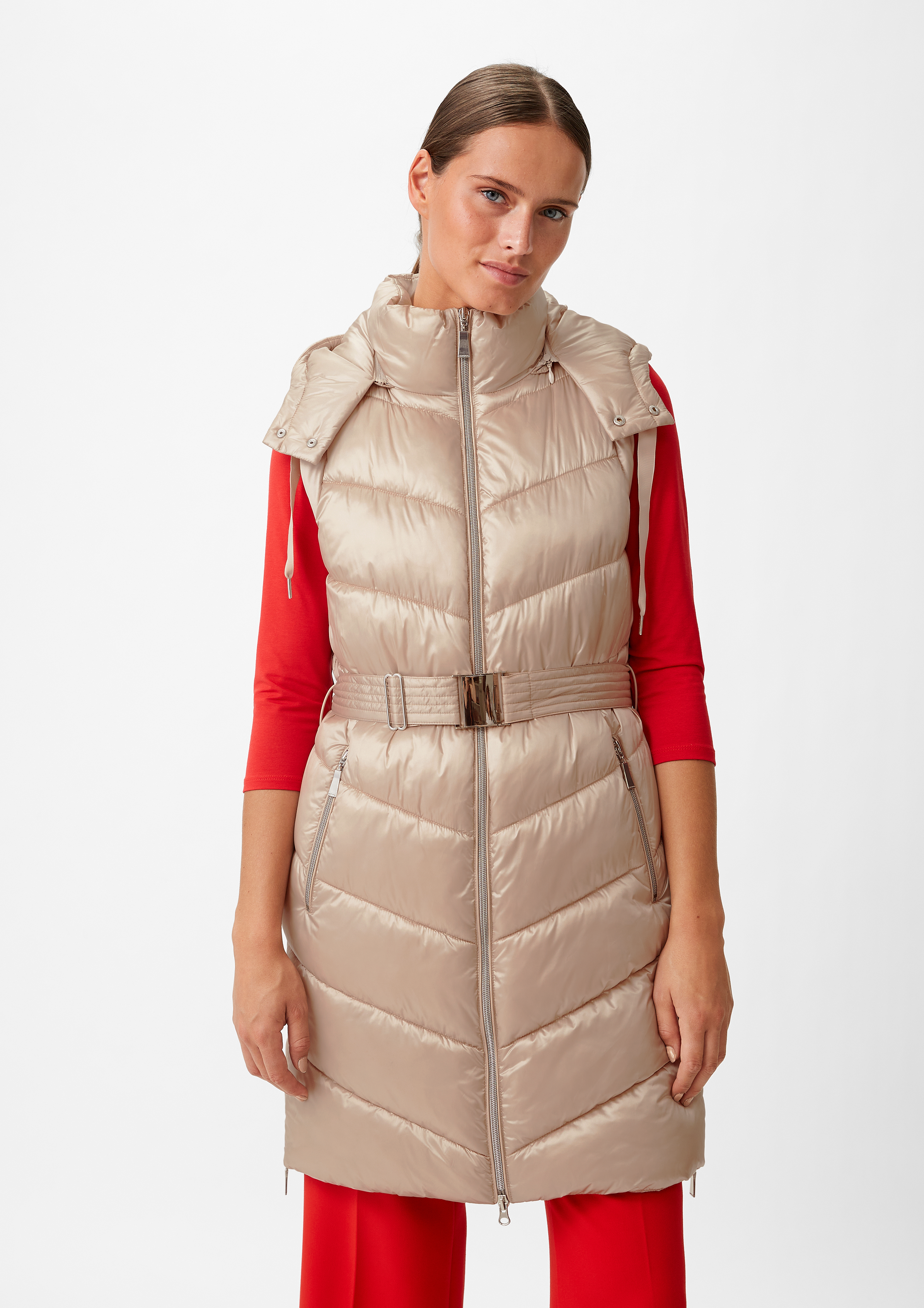 Lange Steppweste mit Taillengürtel - beige