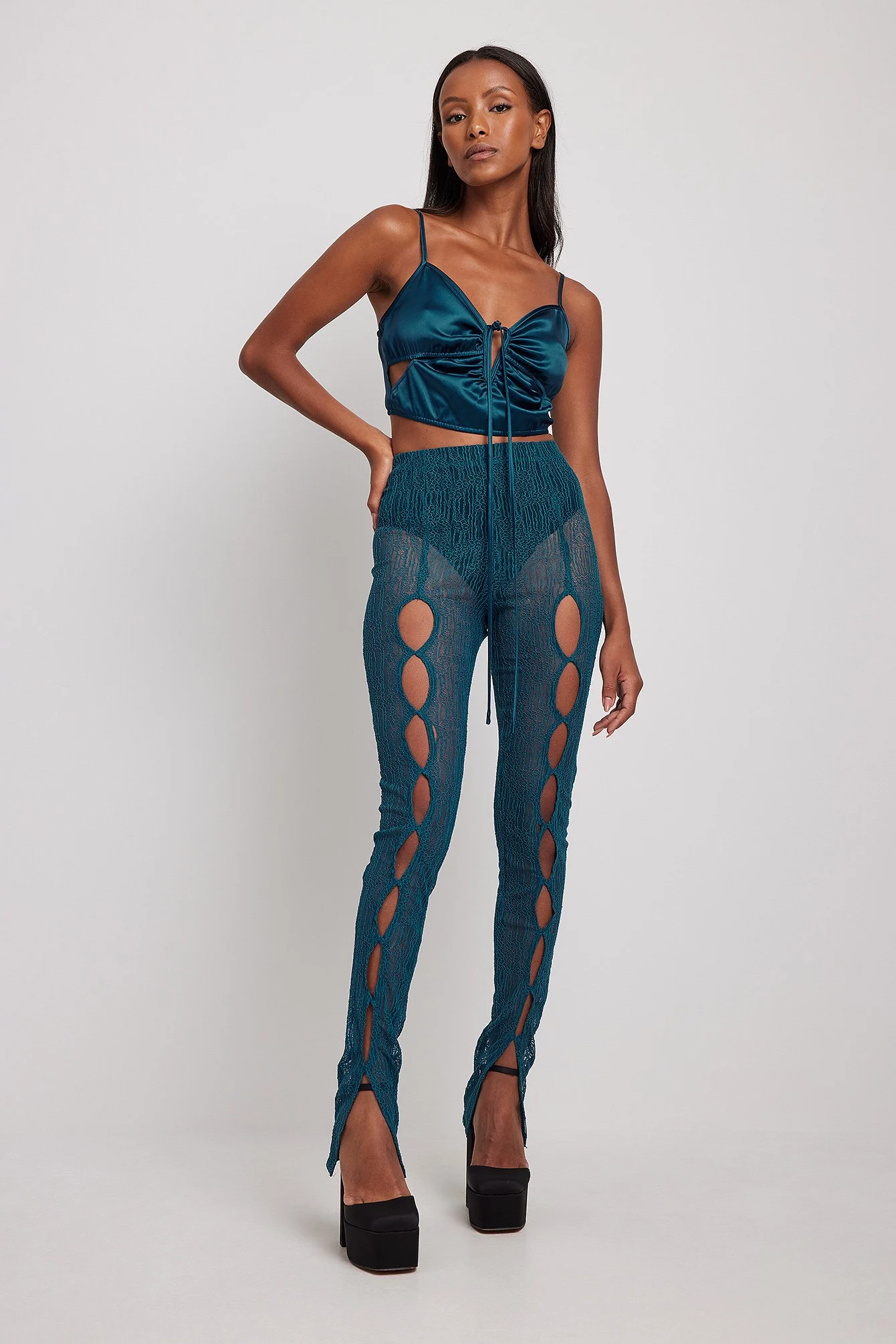 Top mit Cut-out-Details