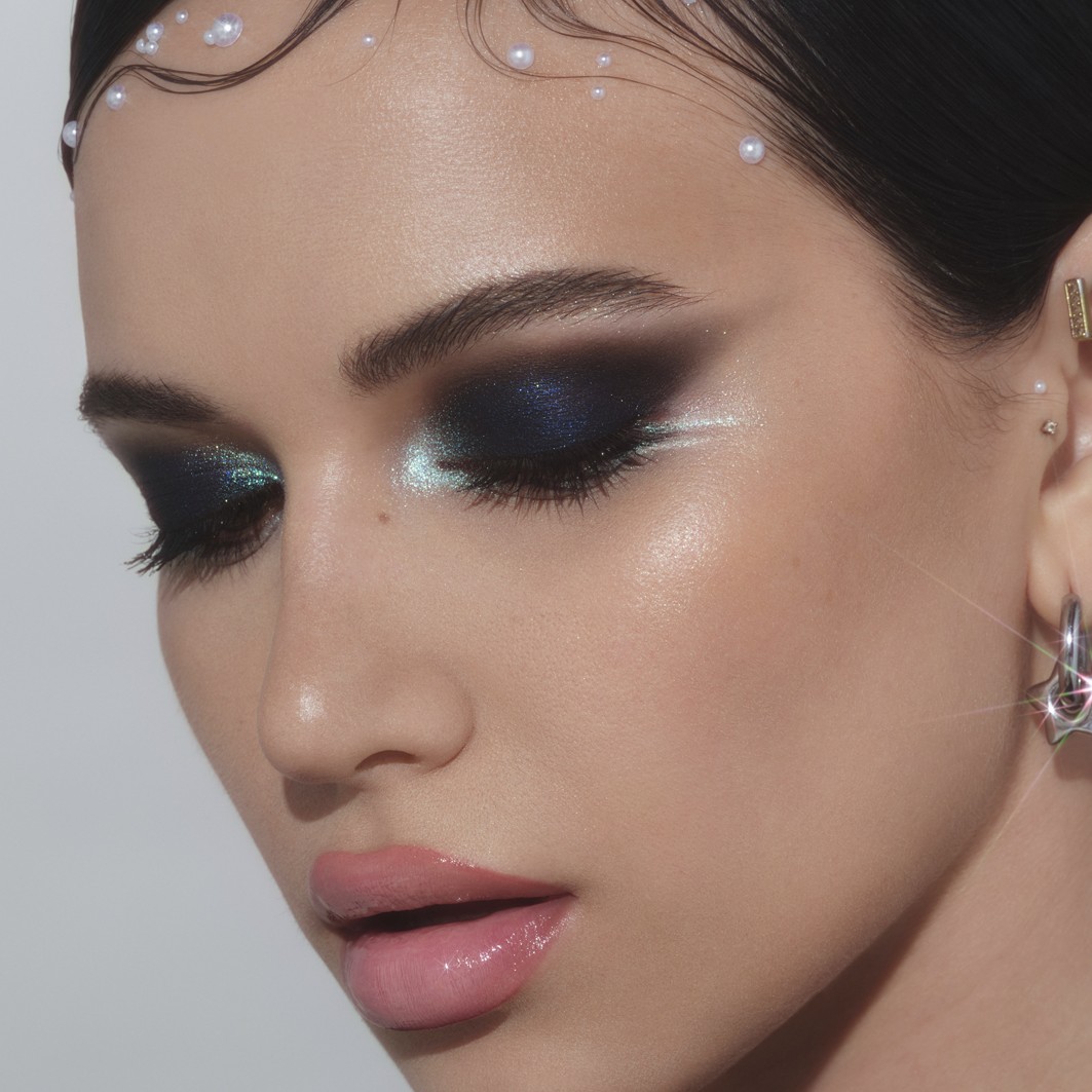 Cosmos Eye Shadow Palette