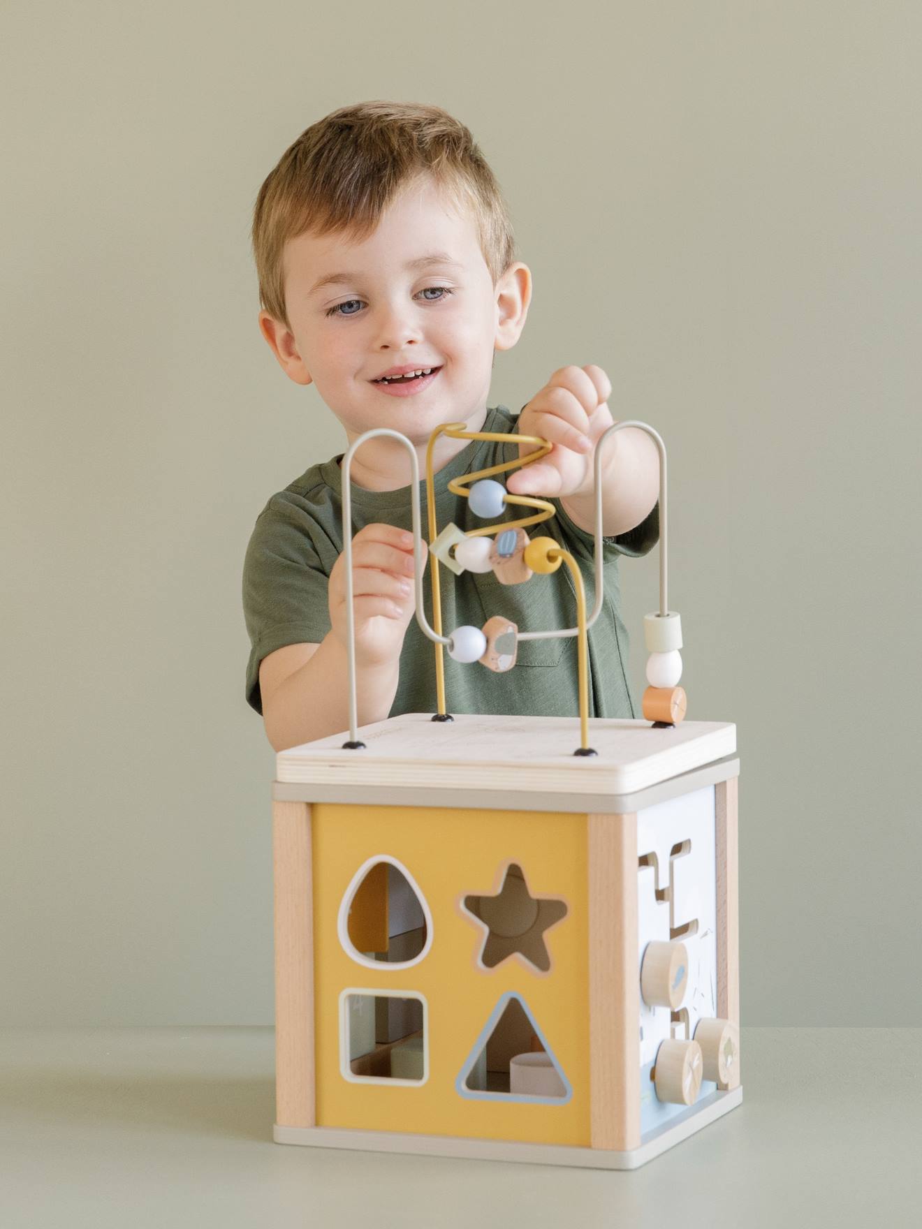 Cube d'Activités en Bois