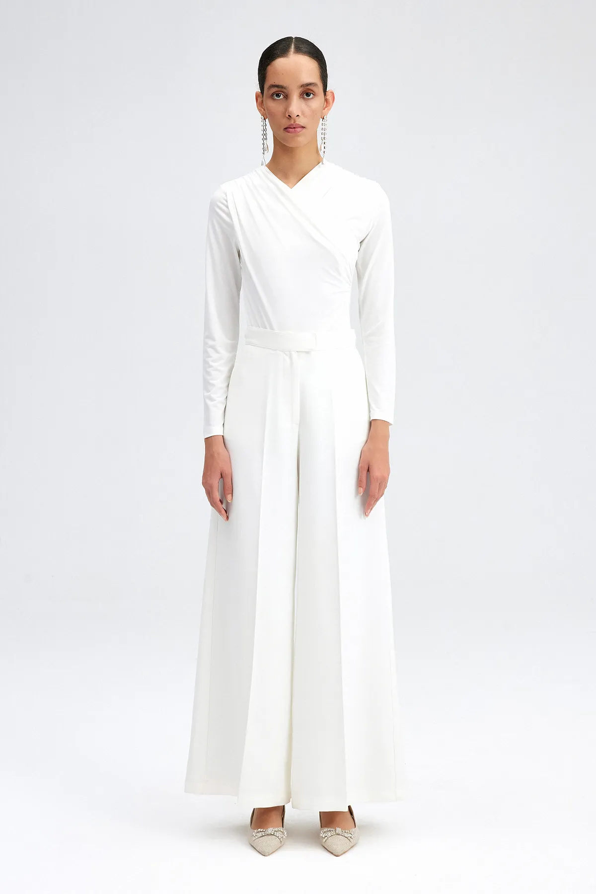 TOUCHE PRİVE  HOSE AUS CRÉPE MIT WEITEM BEIN