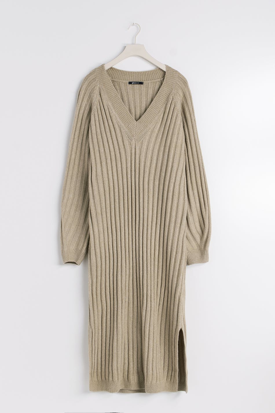 V-neck knitted dress