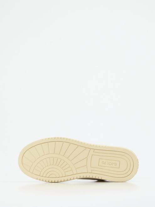 Sneaker-16637990307 Back 70