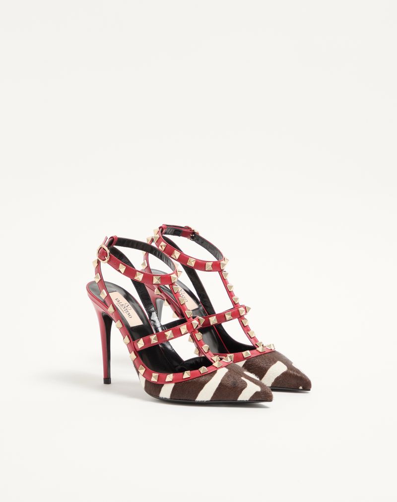 Rockstud pumps i 100 mm kalveskind med hesteskindseffekt