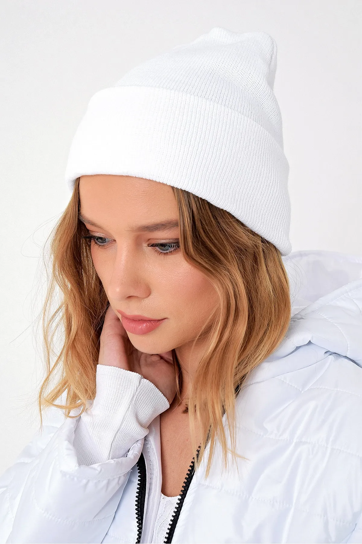 Trend Alaçatı Stili  Weiße Basic-Mütze für Damen ALC-A2035