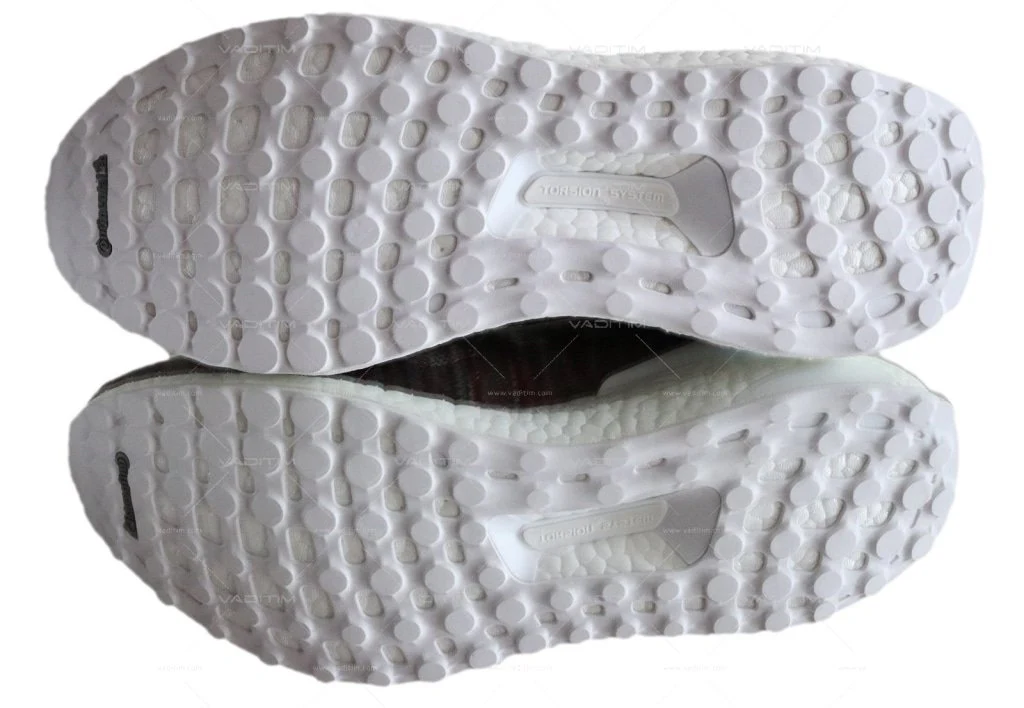 Ultra Boost Mid Ronnie Fieg