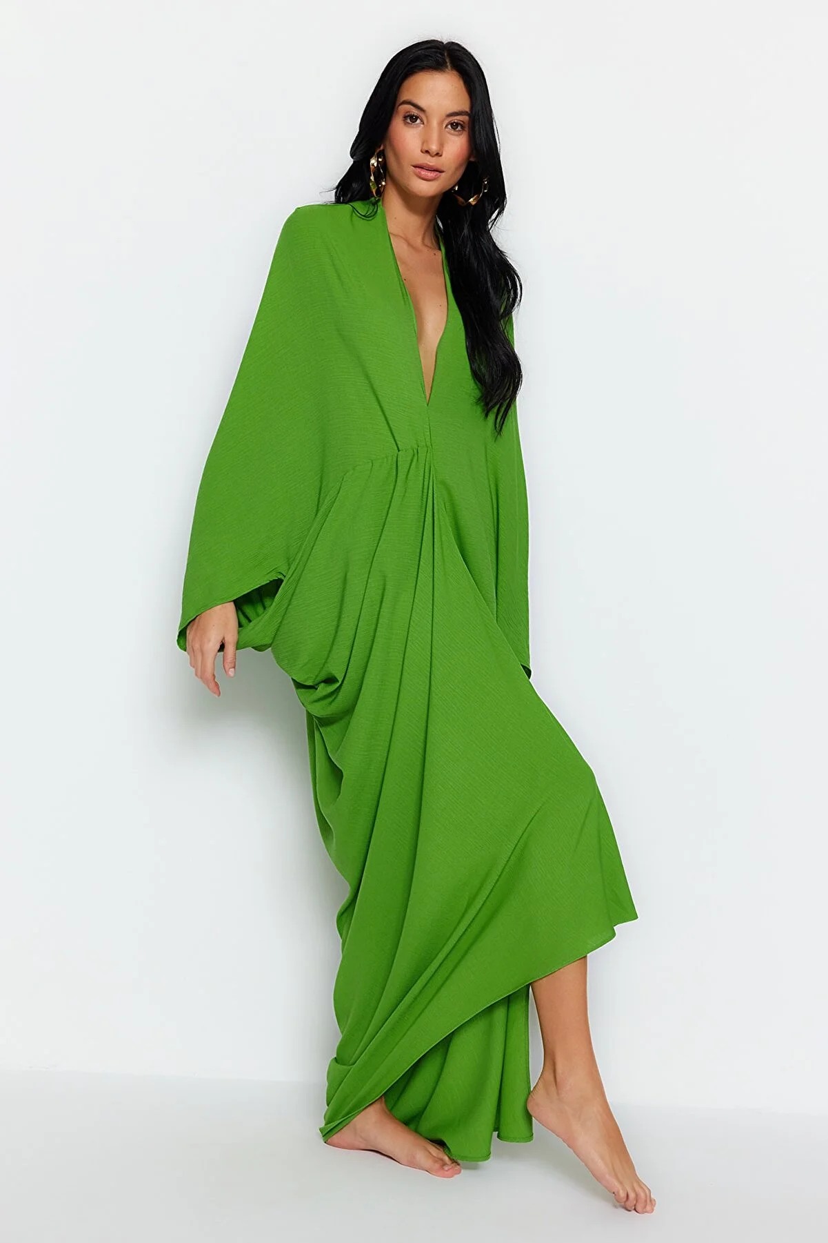 Trendyol Collection  Khakifarbenes, gewebtes, gerafftes Strandkleid mit weiter Passform TBESS23EL00274