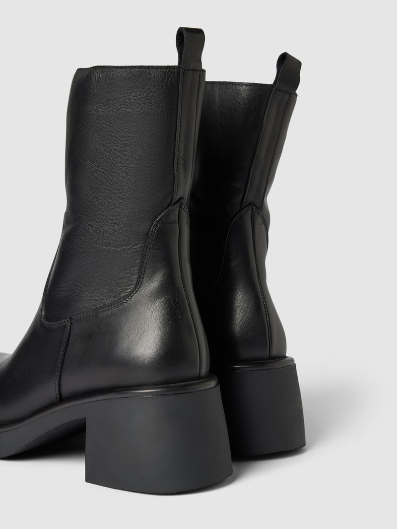 Stiefelette mit Blockabsatz in schwarz