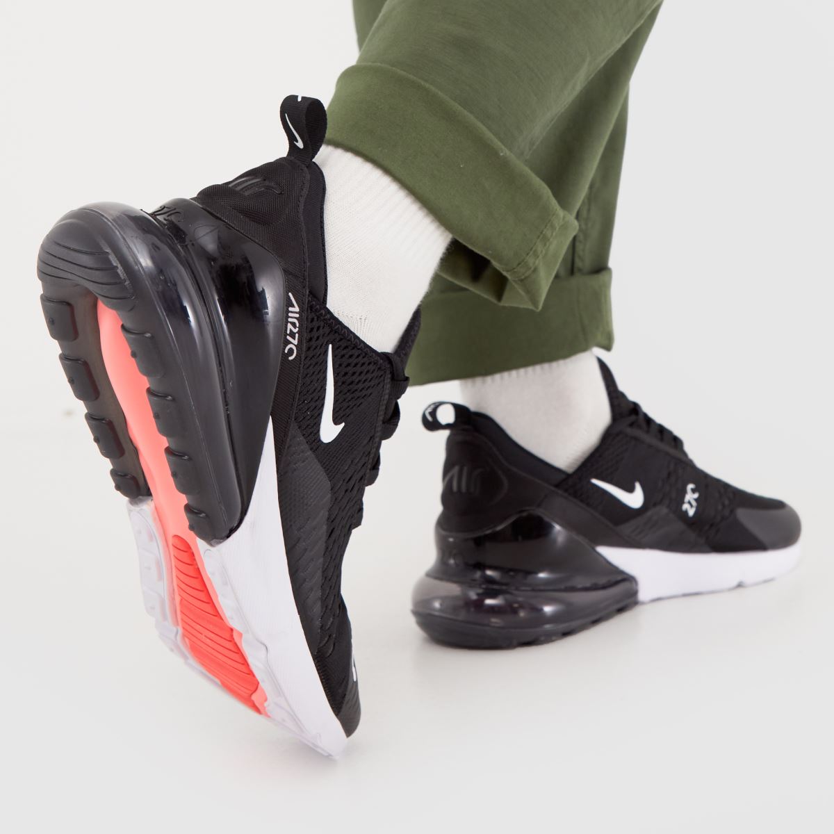 Nike Air Max 270 träningsskor i svart och vitt