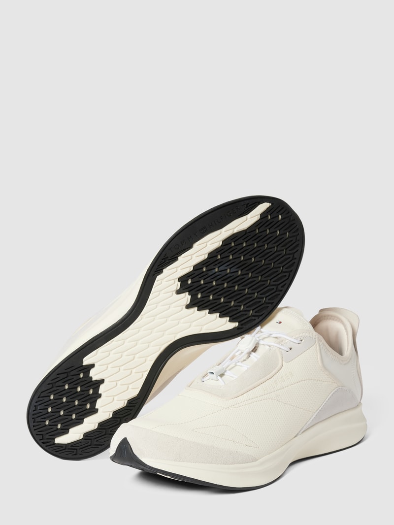 Sneaker mit Strukturmuster in offwhite