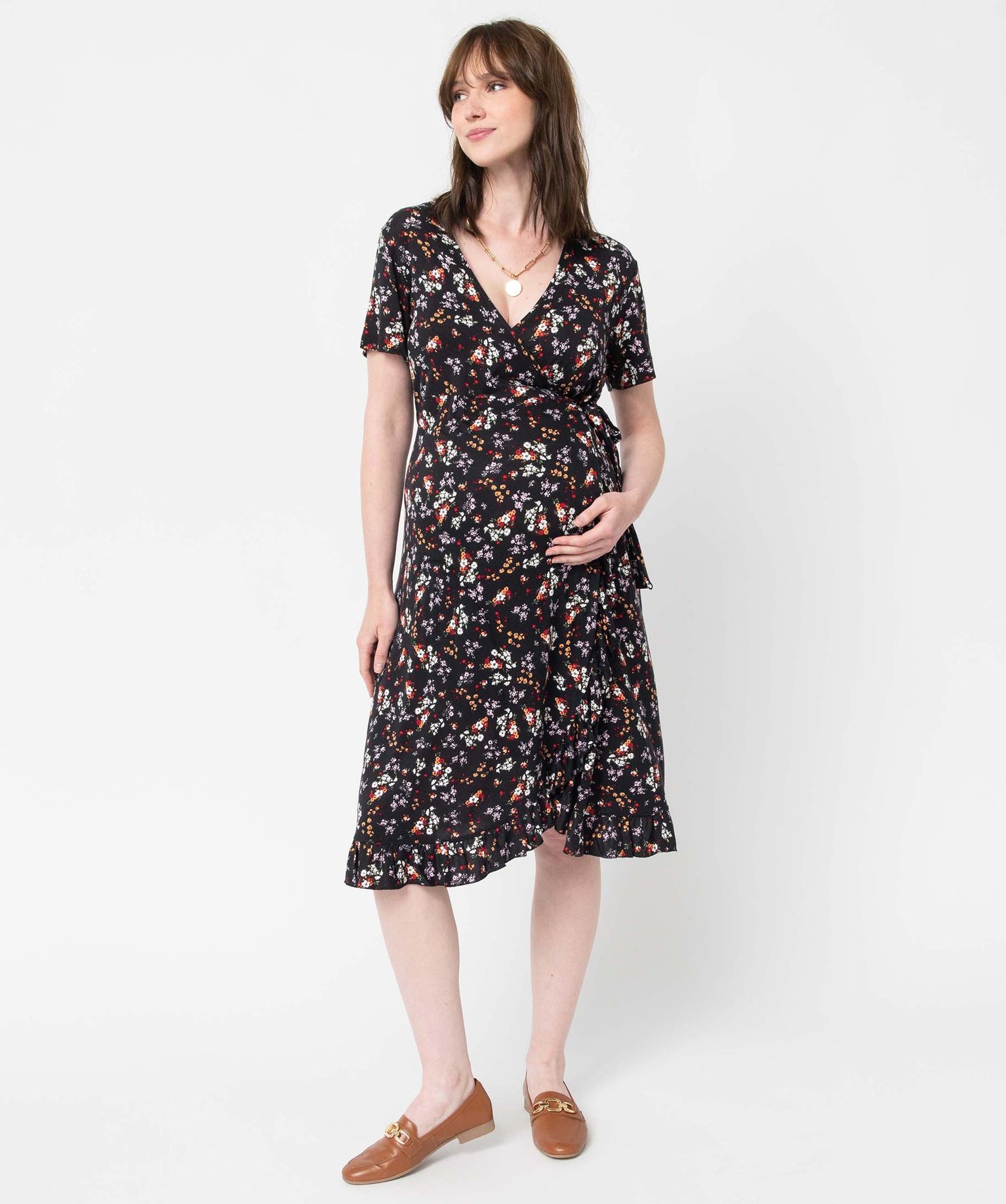 Robe de grossesse coupe portefeuille avec volant dans le bas noir | GEMO