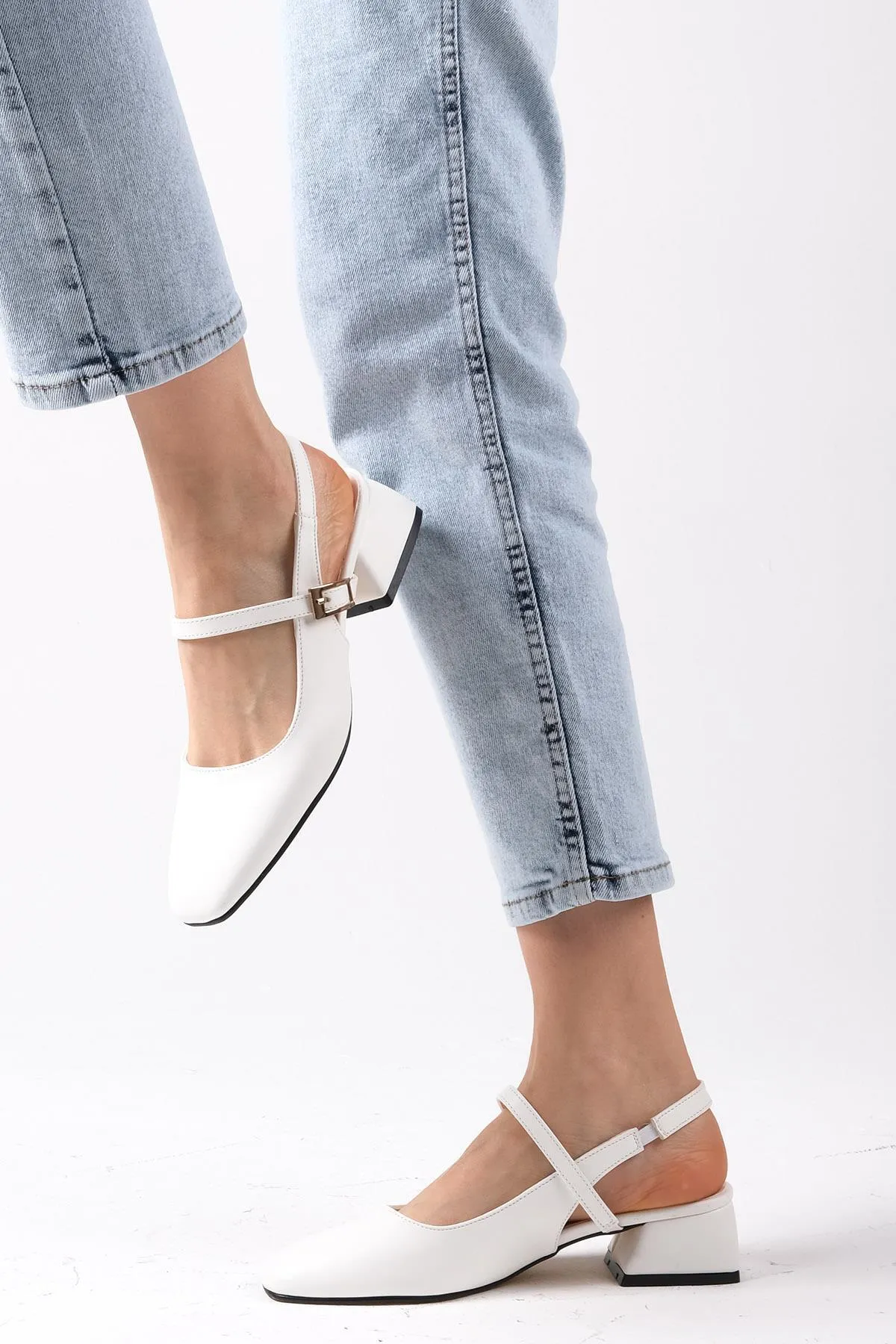 Mio Gusto  Ella weiße Damen-Schuhe mit niedrigem Absatz und offenem Rücken