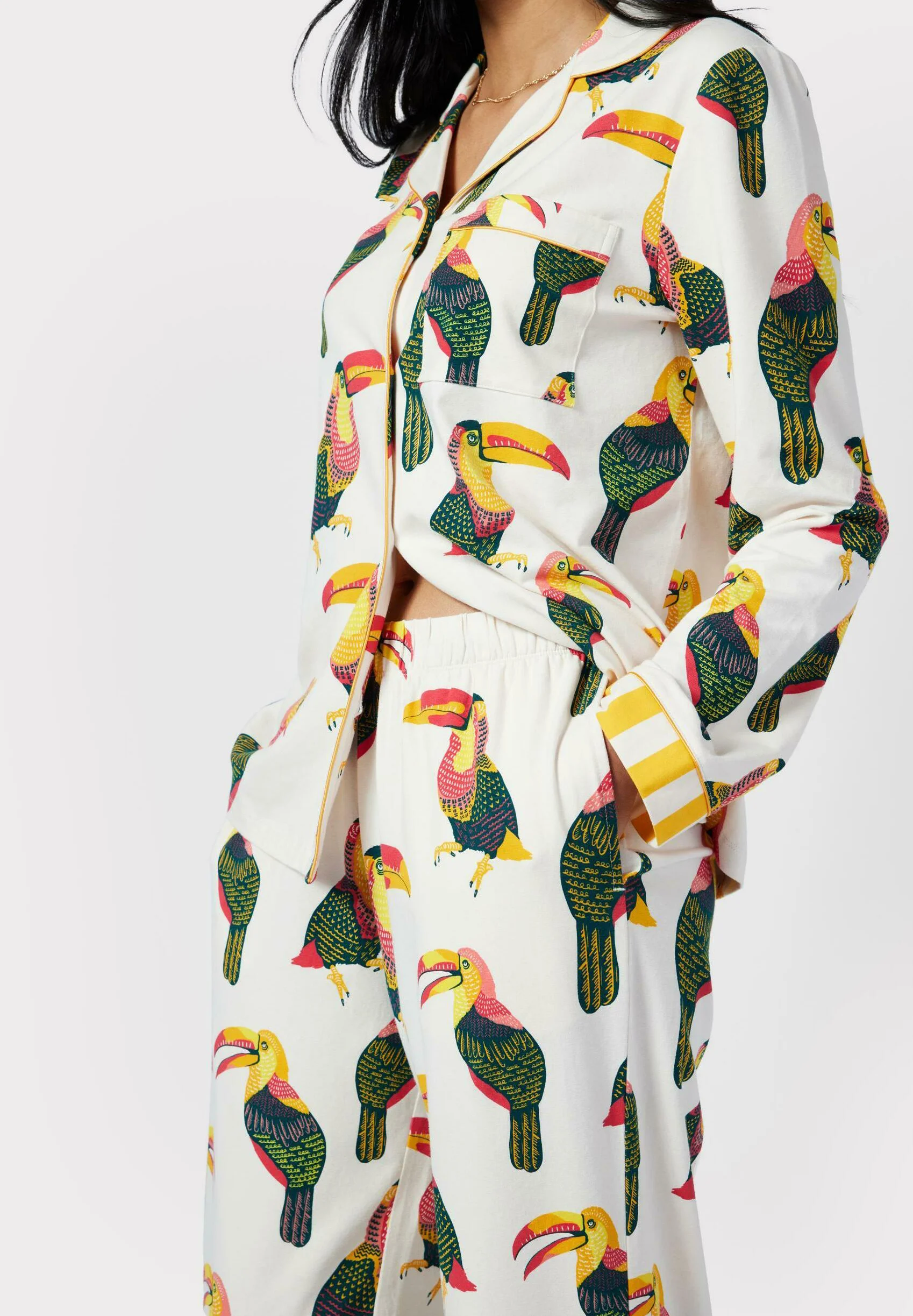Pijama con estampado de tucán de Chelsea Peers